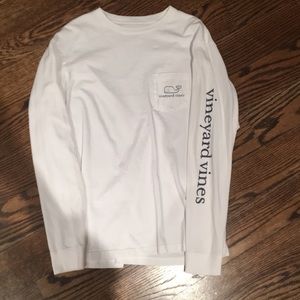 Long sleeve white vineyard vines t shirt